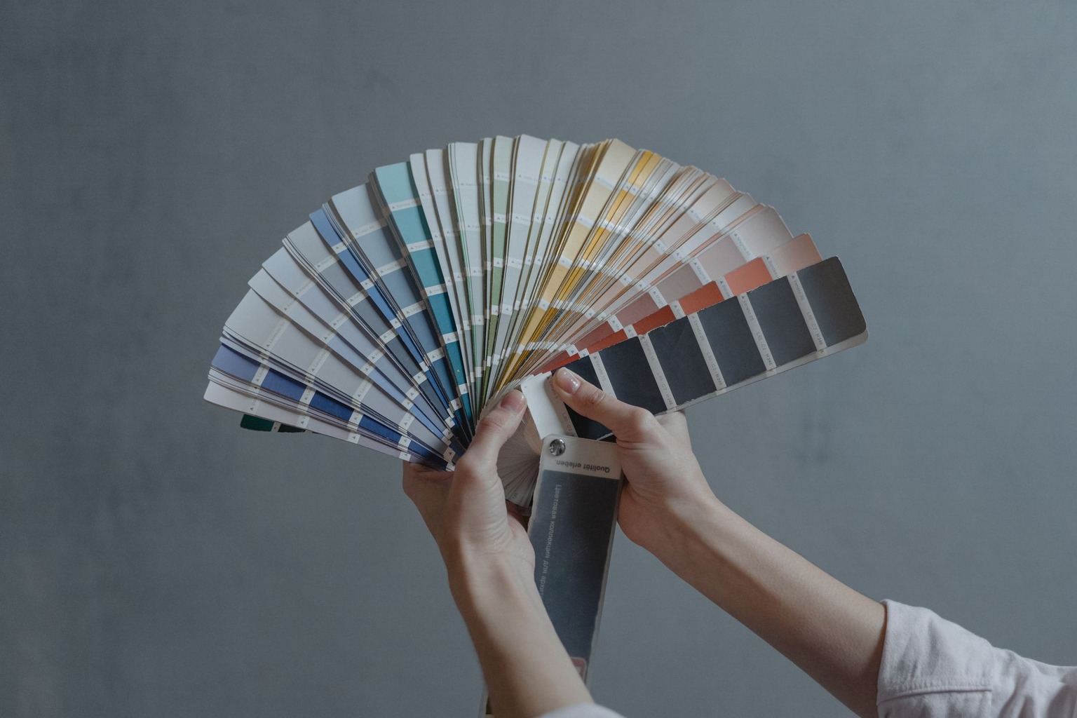 Visual balance in artworks — Color as the Silent Force in Composition Visual balance in artworks — Color as the Silent Force in Composition